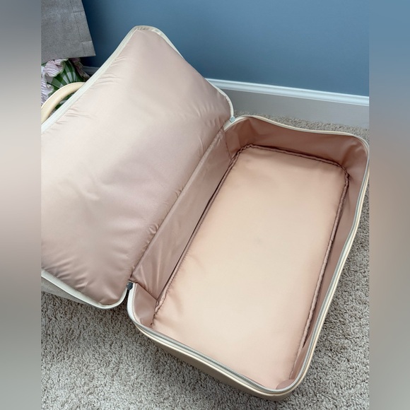 Beis ‘The Weekender’ tote in Beige - Picture 5 of 10